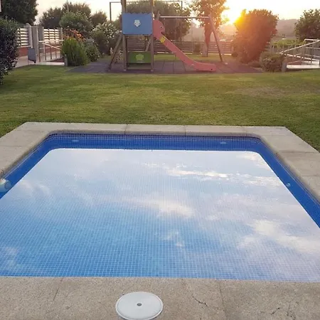 Vacacional Salnes Sur Con Piscina