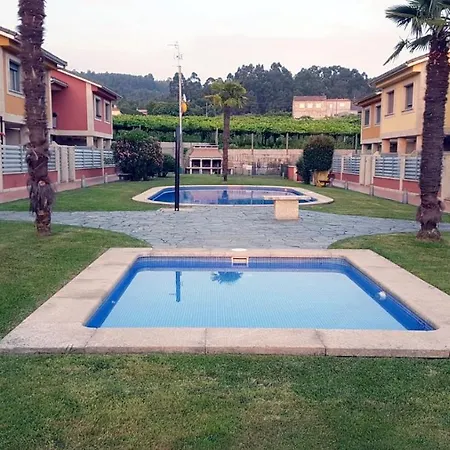 Vacacional Salnes Sur Con Piscina * Камбадос