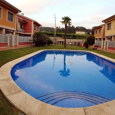 Vacacional Salnes Sur Con Piscina * Камбадос
