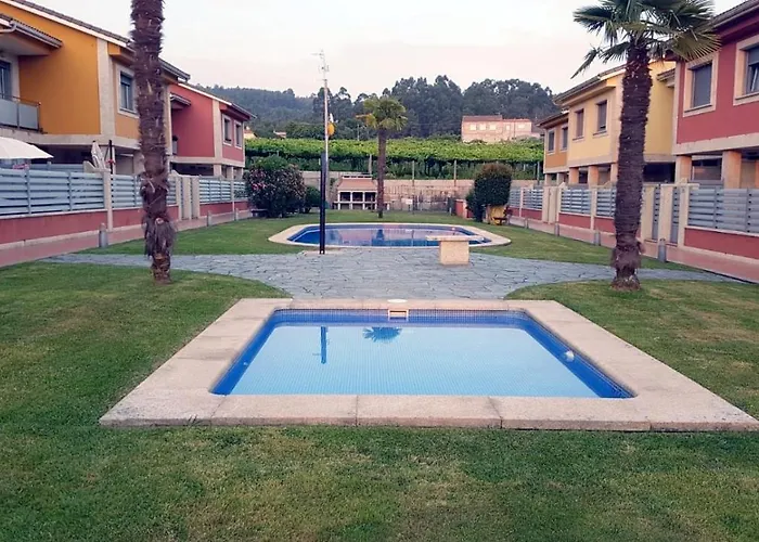 Vacacional Salnes Sur Con Piscina * 캄바도스