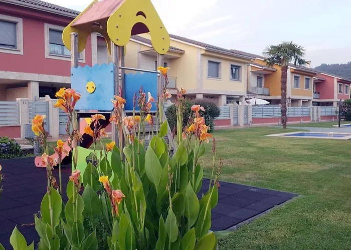 펜션 Vacacional Salnes Sur Con Piscina