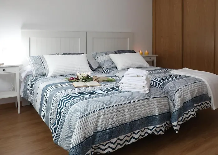 Vacacional Salnes Sur Con Piscina 펜션